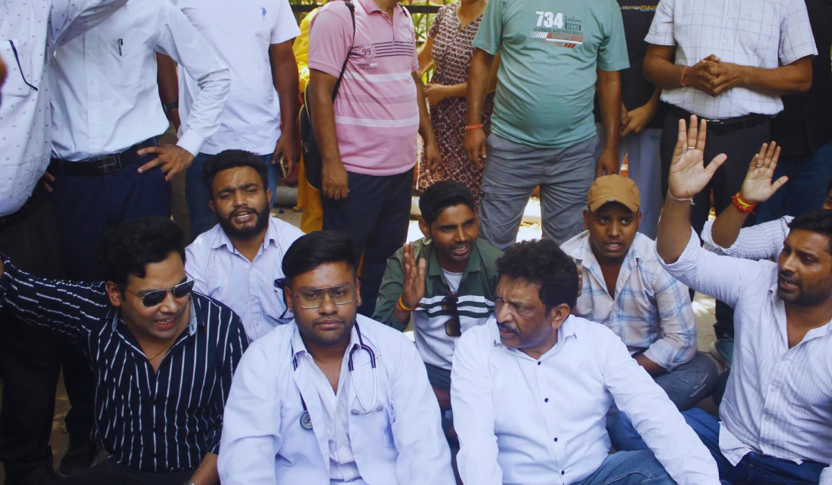 NSUI Members protest at Jantar Mantar